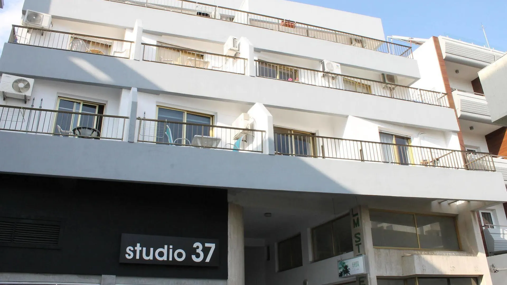 Hotel Tiffany City Apartments Larnaca